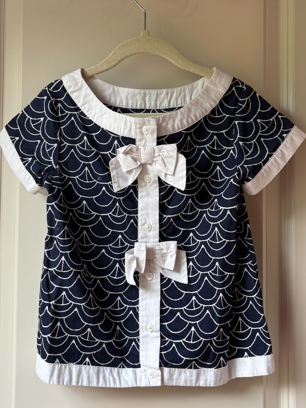 Navy & White Bow-Accent Girls' Top / SZ 5 (EUC)